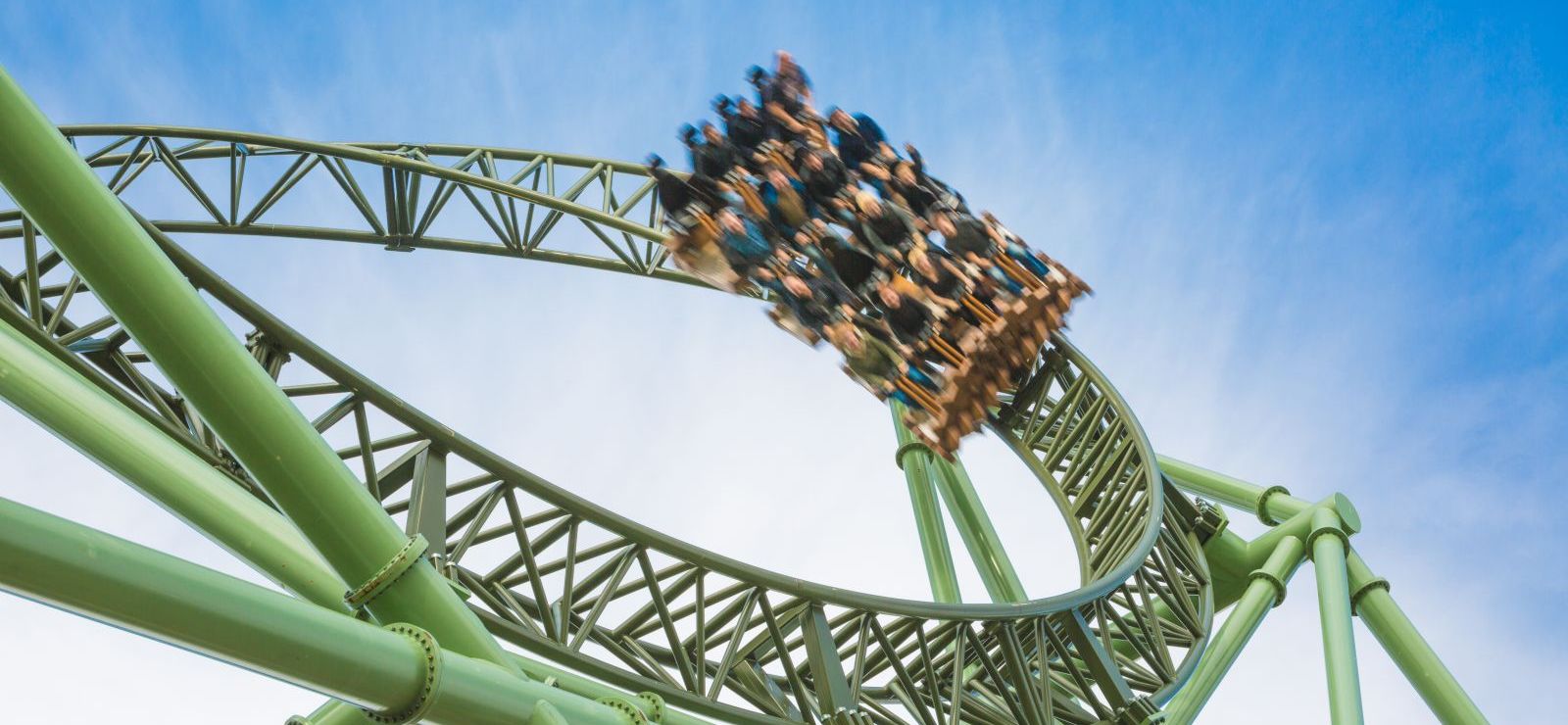 Looping in der Achterbahn im Hansa Park